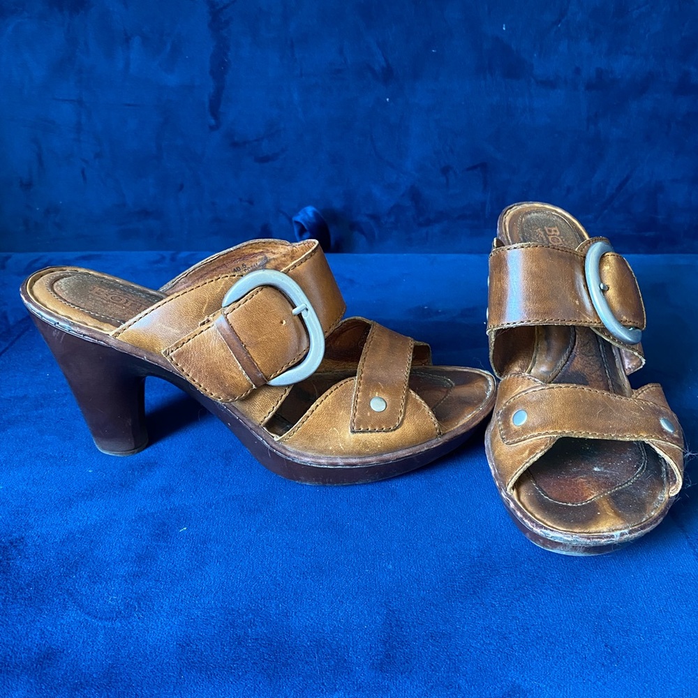 High-Heeled Leather Sandals - Picture 2 of 15